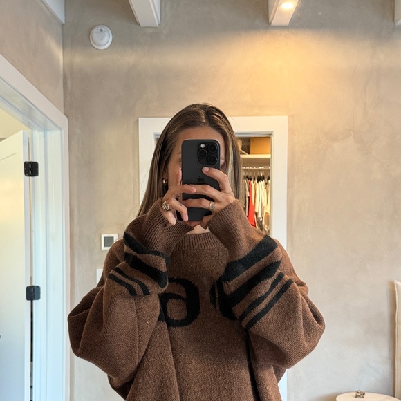 Pilcro Brown Oversized Sweater with Black Accents - Picture 4 of 7